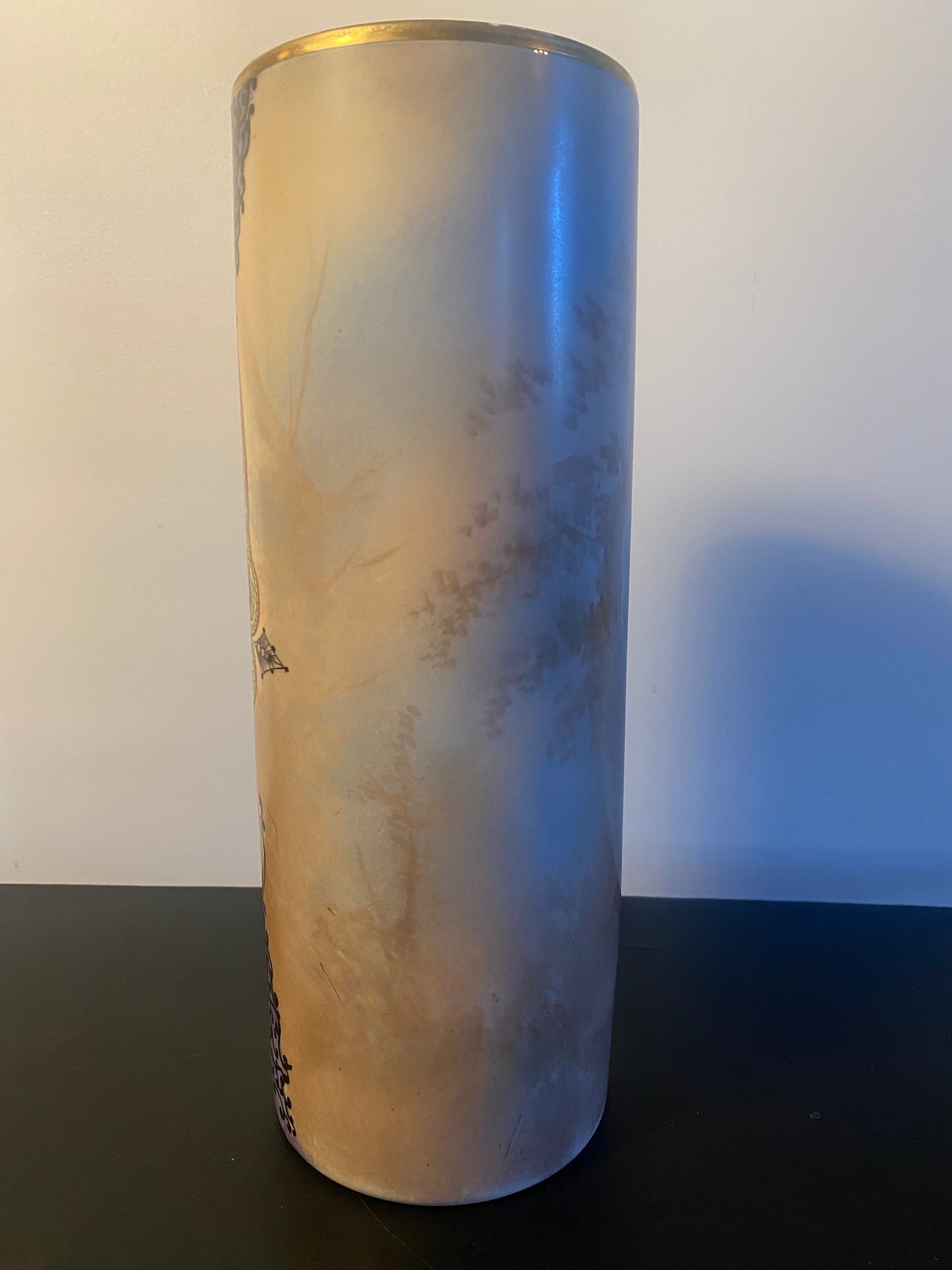"BERNARDAUD PORCELAINE DE LIMOGES VASE ROULEAU CHINOIS