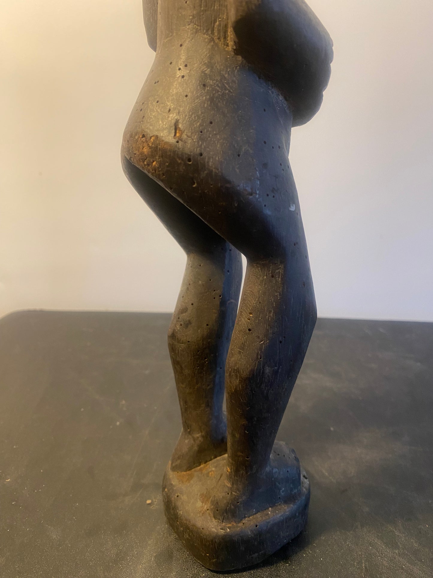 BAOULE, Côte d'Ivoire. Bois sculpté. Statue femme. Haut.: 50 cm.