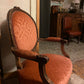 Fauteuil ancien  à dossier en médaillon