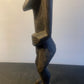 BAOULE, Côte d'Ivoire. Bois sculpté. Statue femme. Haut.: 50 cm.